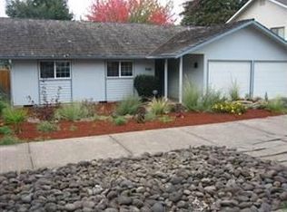746 River Hills Dr, Springfield, OR 97477