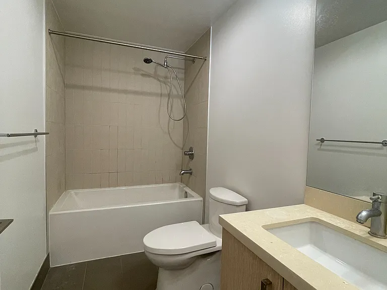 120 Bayview Ave #N706 — Photo 9