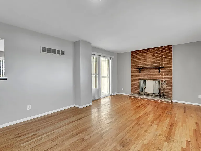 1505 Miller Dr — Photo 7