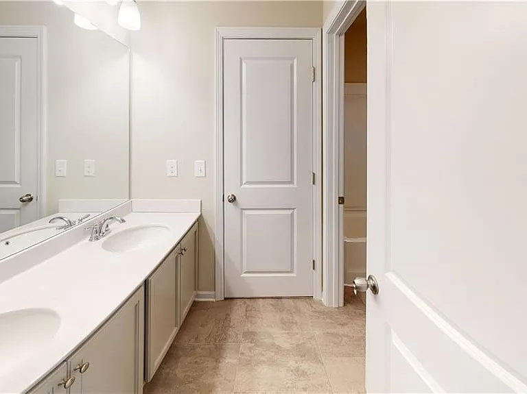 3742 Richmond Bnd — Photo 32