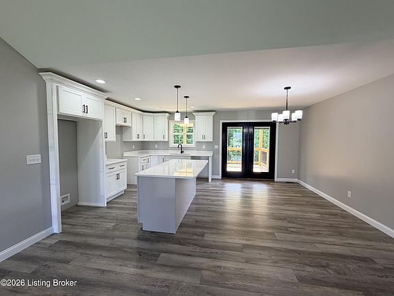 4th image of 214 New Orleans Ct
