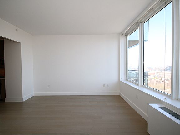 4th image of 86 Fleet Pl APT 22B
