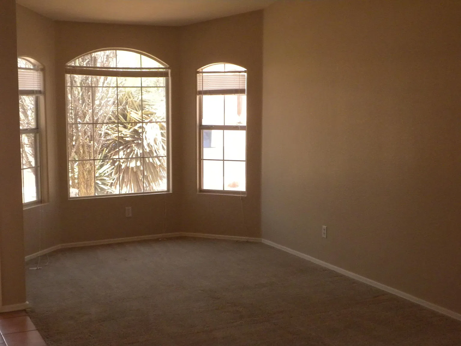 4 bed, 2.5 bath, 2200 sqft, $2,700 — Photo 4