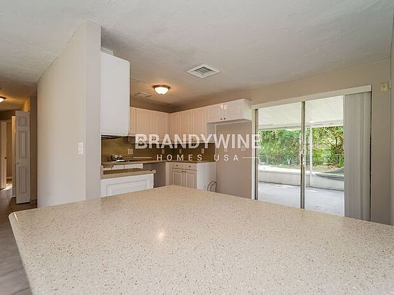 5th image of 4914 SW 20th St