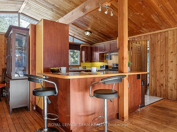 4th image of 941 Corkery Rd