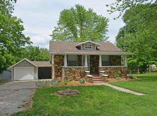 2723 W Olive St, Springfield, MO 65802