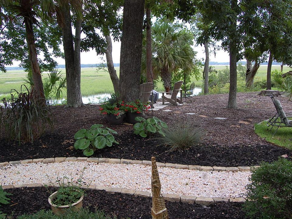 1st image of 709 Island Cir E