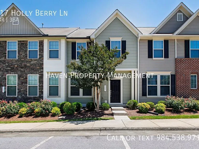 117 Holly Berry Ln — Photo 1