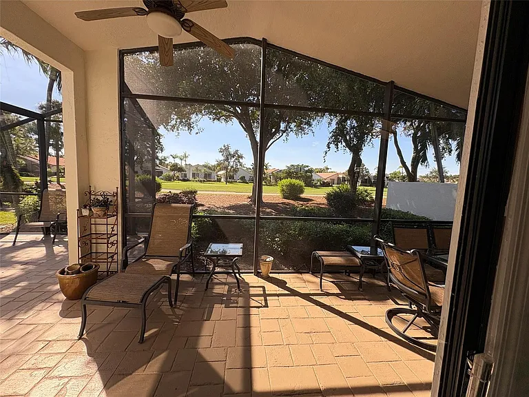 7744 Dundee Ln — Photo 10