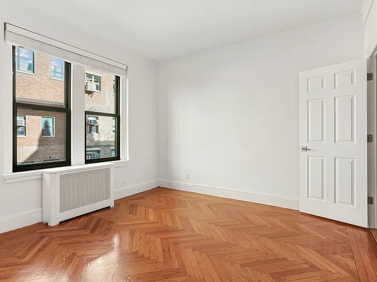 1160 5th Ave #409 — Photo 7