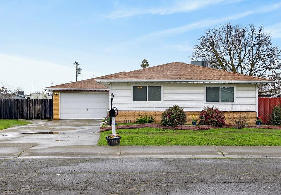 1st image of 8405 Fernando Way