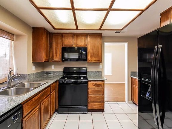 5th image of 26011 Bridger St