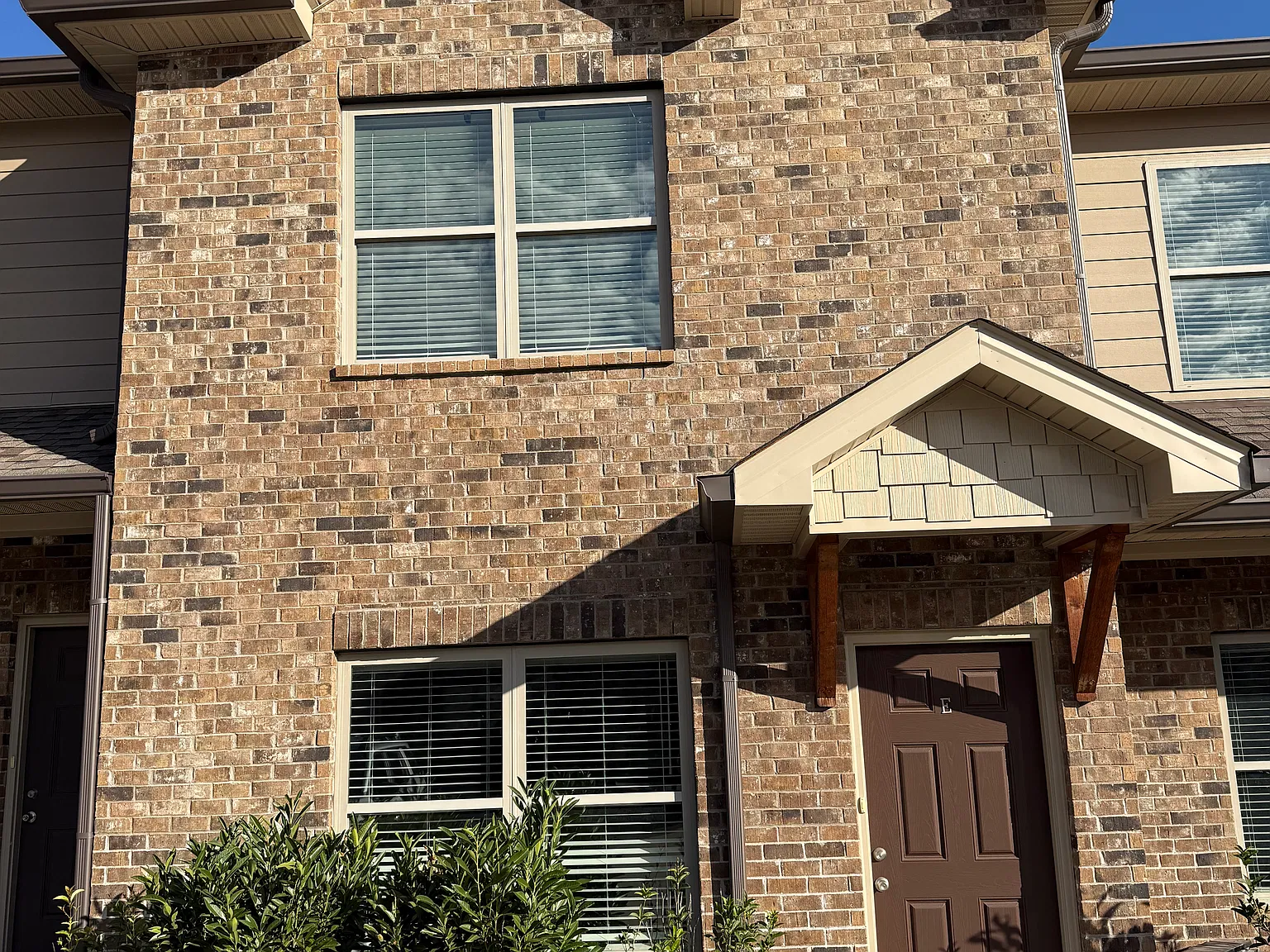 2 bed, 1.5 bath, 1470 sqft, $1,700 — Photo 2