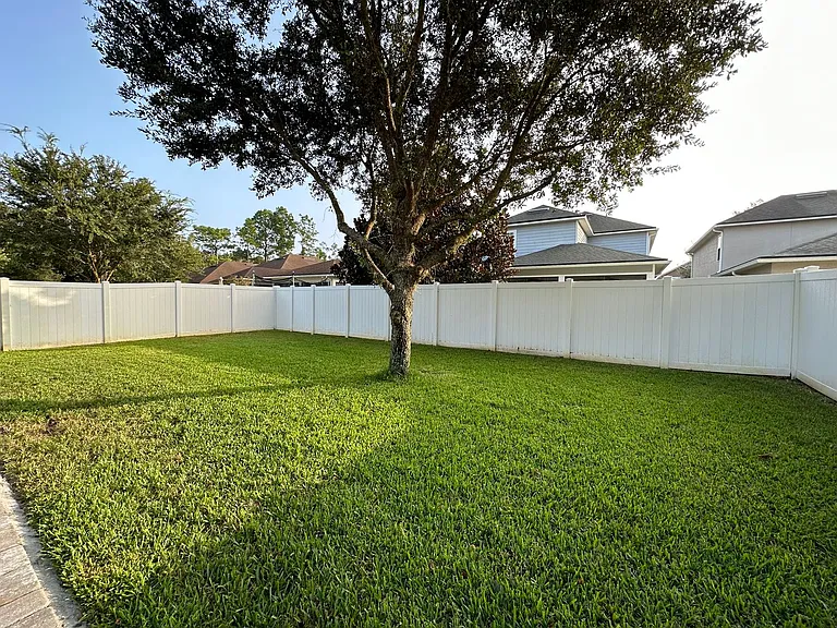 12173 Hatherden Ct — Photo 23