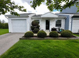 3321 Greenwich Ln, Island Lake, IL 60042
