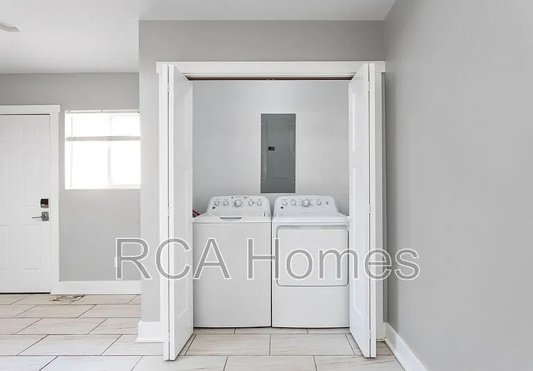1006 Palmer St — Photo 4