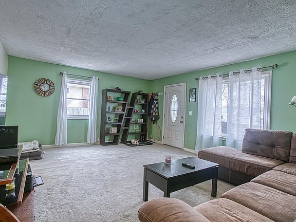 4th image of 522 Ferndale Ave NW