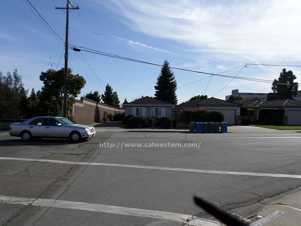 1st image of 584 Macarthur Ave #2