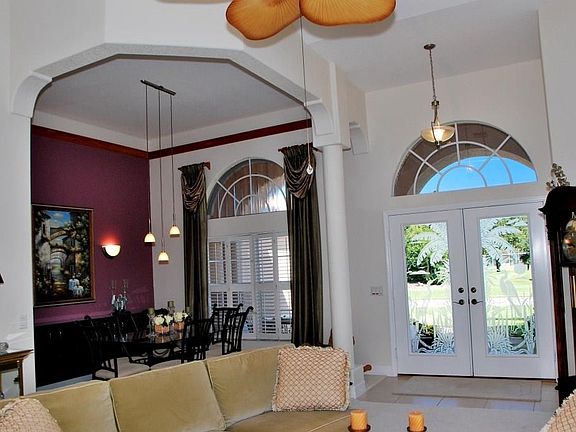 4th image of 614 Rotonda Cir