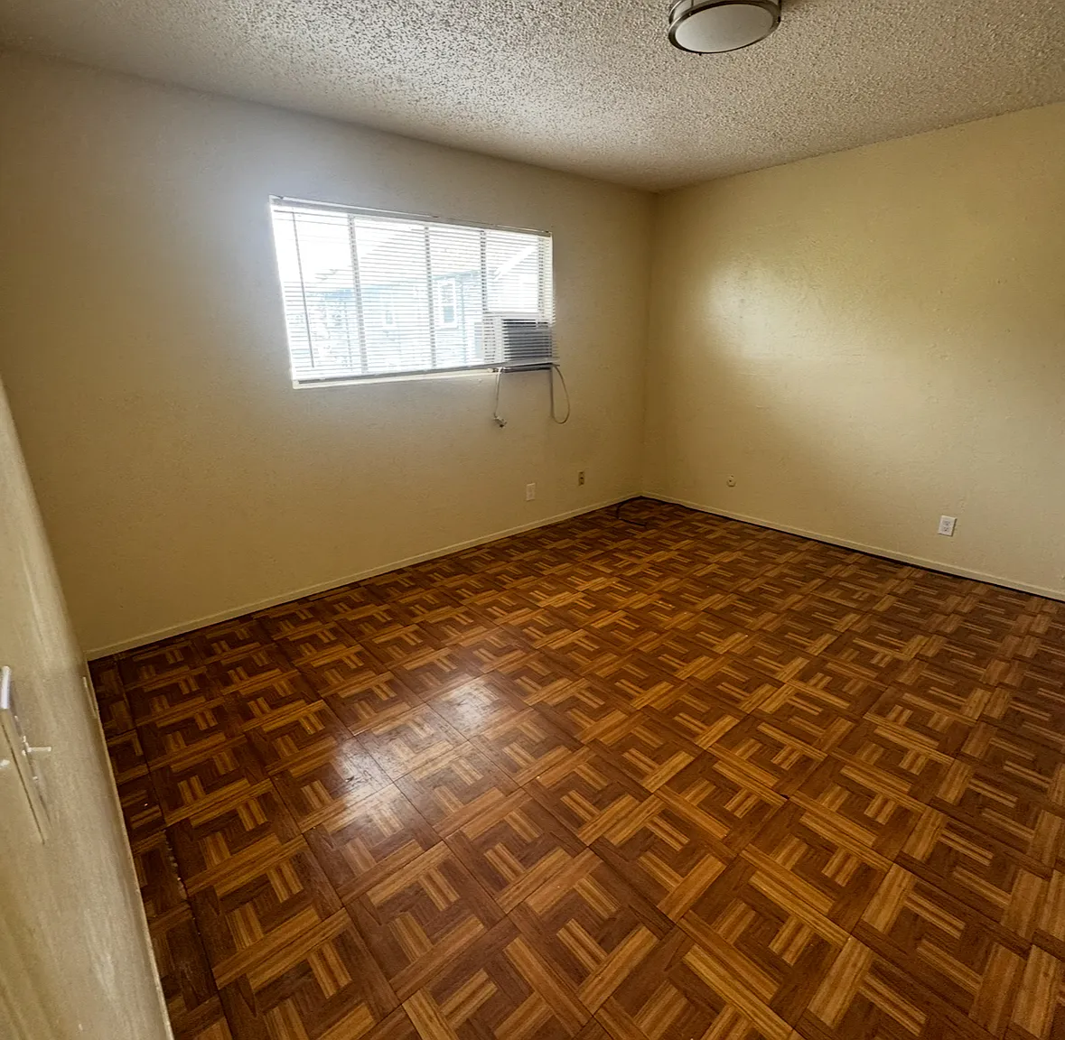 2 bed, 1.0 bath, 810 sqft, $1,195 — Photo 4