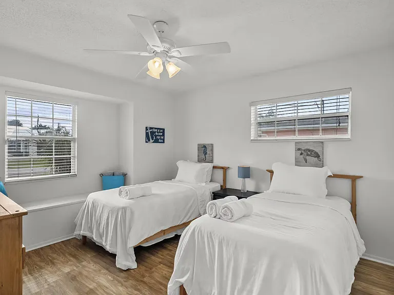 SE Harbor View Dr — Photo 12