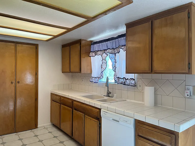 16413 Solvang Ave — Photo 9