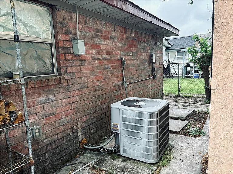 415 Zinn Dr — Photo 13
