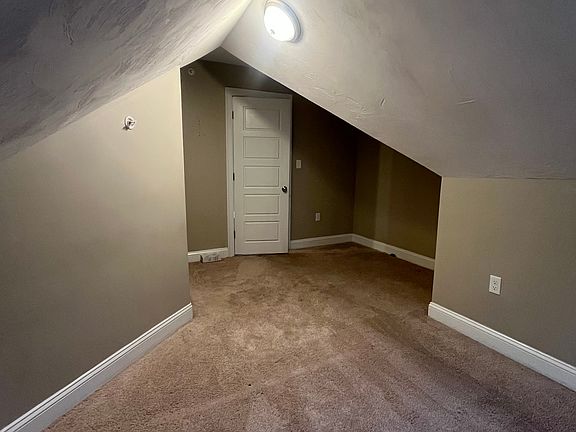 5th image of 301 W Elm St #3