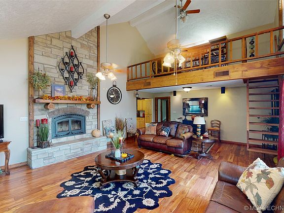 3rd image of 18504 County Road 1542