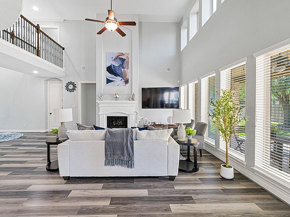 4th image of 27703 Lodgemist Ct