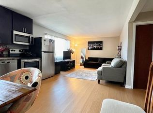 421 N Hicks Rd #F, Palatine, IL 60067