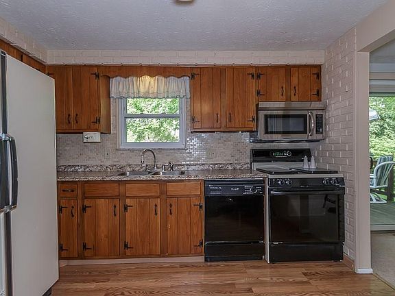 4th image of 6243 Bryson Dr