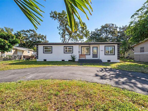 4th image of 2440 NW 31st Ave