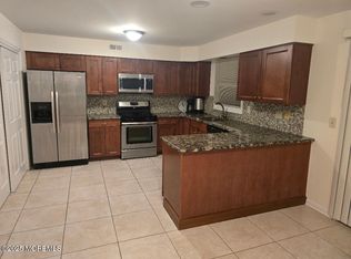 157 Northampton Dr, Holmdel, NJ 07733