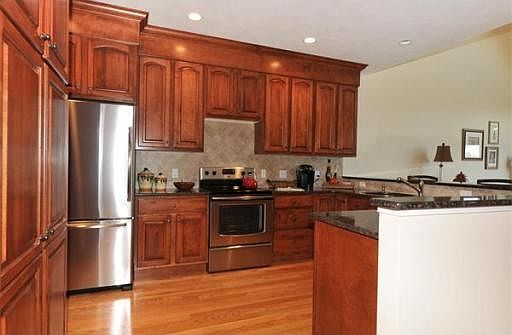 5th image of 34 Tuscany Dr