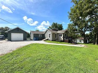 608 S 7th St, La Grange, MO 63448
