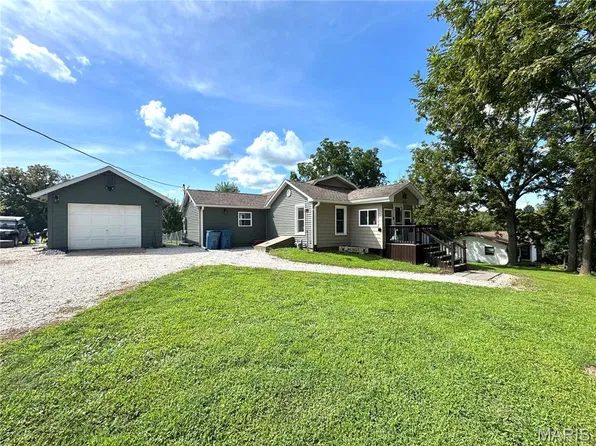 608 S 7th St, La Grange, MO 63448