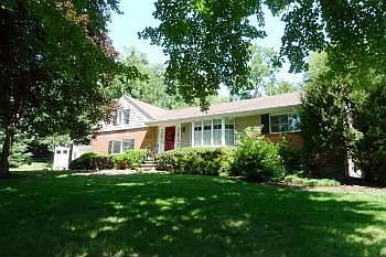 5th image of 606 James Ln