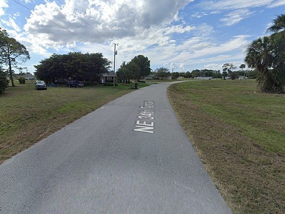 5th image of 2009 NE 34th Ter