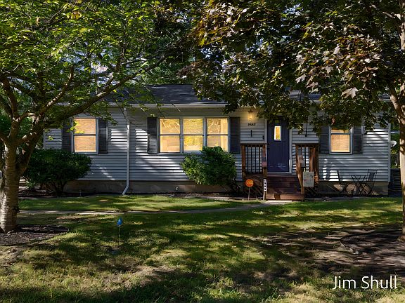 2nd image of 1644 Oak Park Dr