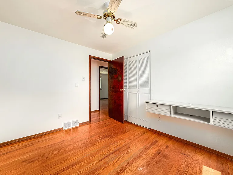 466 Mohican Ave — Photo 18