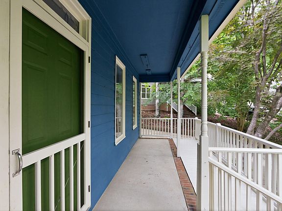 3rd image of 121 Waverly Forest Ln