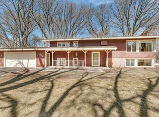 909 Forest Dr, Saint Cloud, MN 56303