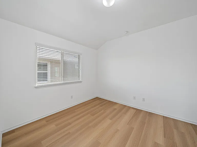 1026 Chad Loop — Photo 27