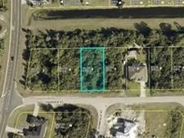 343 Paddock St, Lehigh Acres, FL 33974