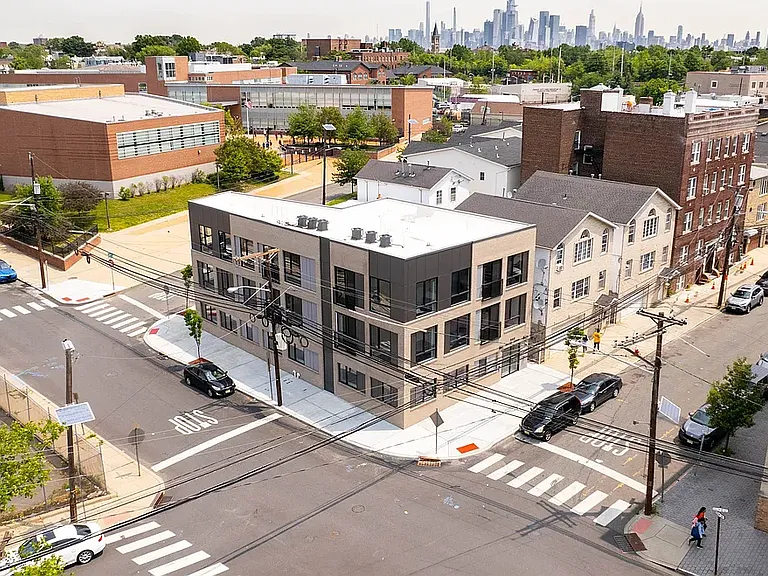 242 Beacon Ave #201 — Photo 8
