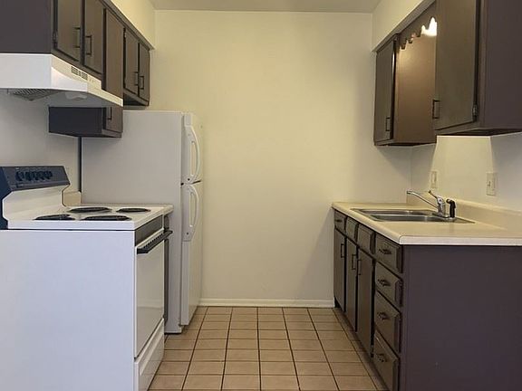 5th image of 2827 Harwick Dr APT 3
