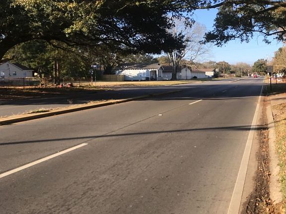 5th image of 3644 N Acadian Thwy