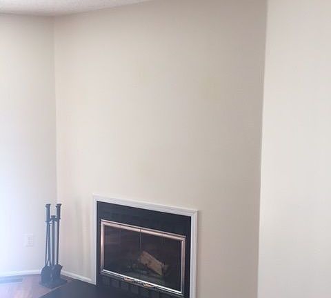 4th image of 418 Central Ave
