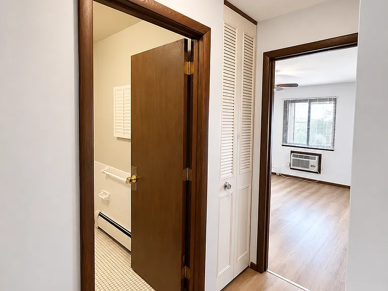 Hazelwood Apartments — Photo 19